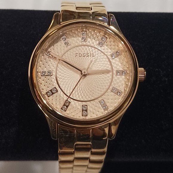Beautiful FOSSIL Watch - Picture 1 of 14